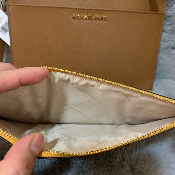 MICHAEL KORS XL POP CLUTCH WRISTLET LEATHER - Picture 6 of 6